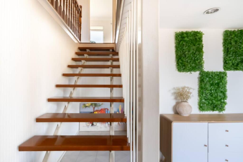 Family Cozy Retreat Near Westfield *