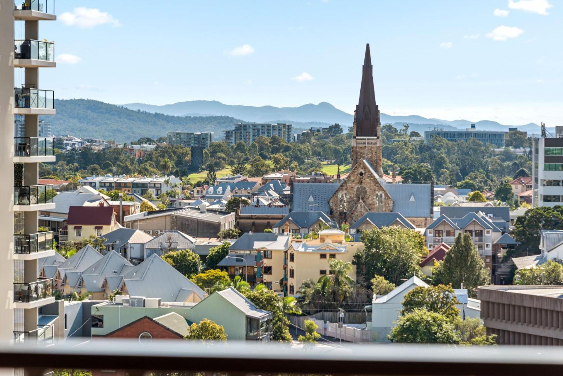 Living! 1bed/1bath/1car/pool * Brisbane