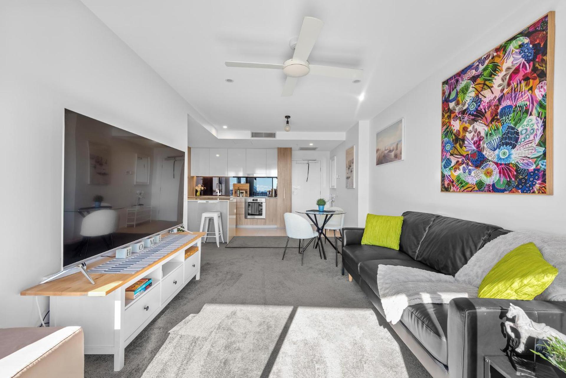 Living! 1bed/1bath/1car/pool Apartment Brisbane