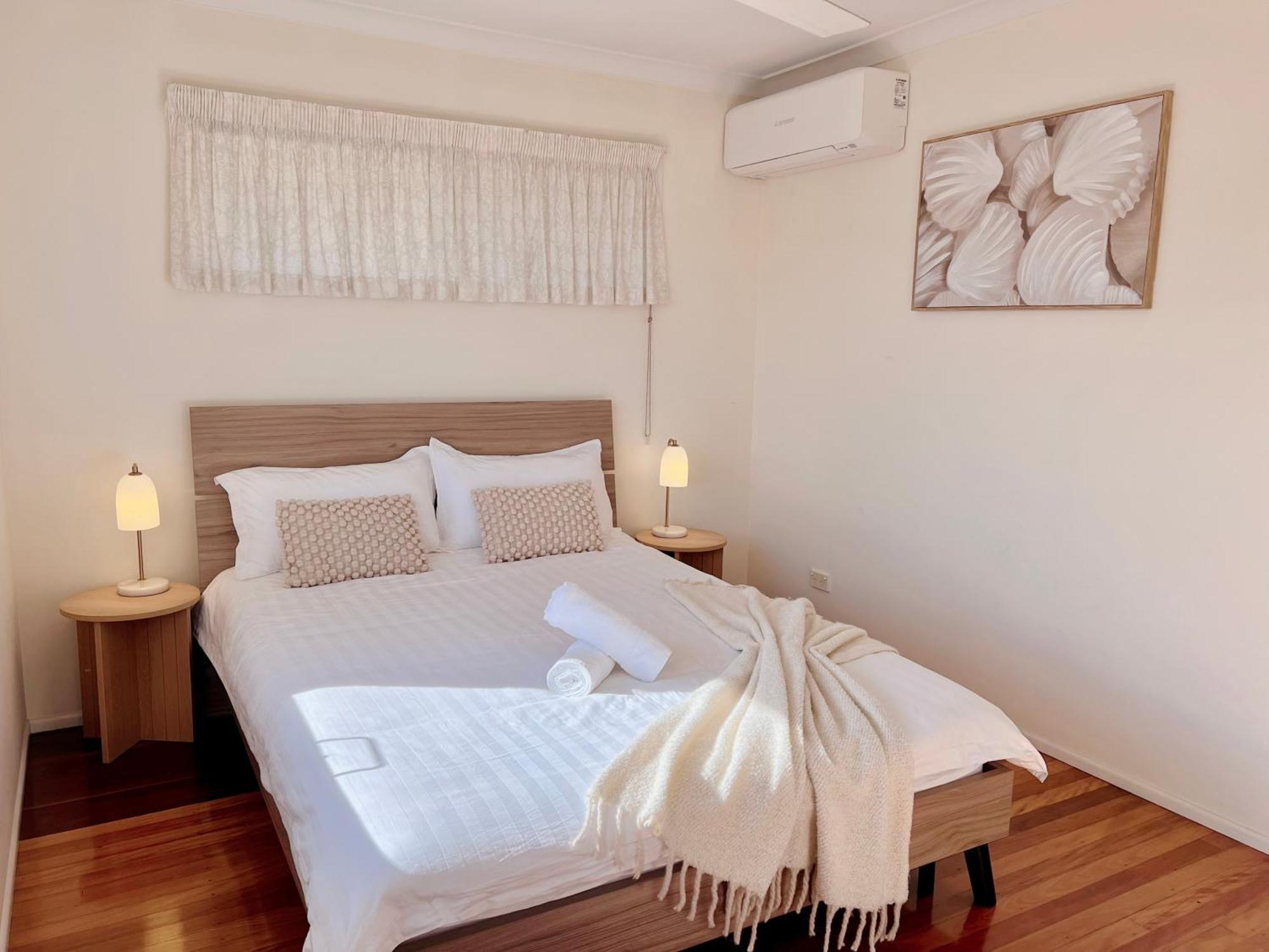 Family Cozy Retreat Near Westfield *