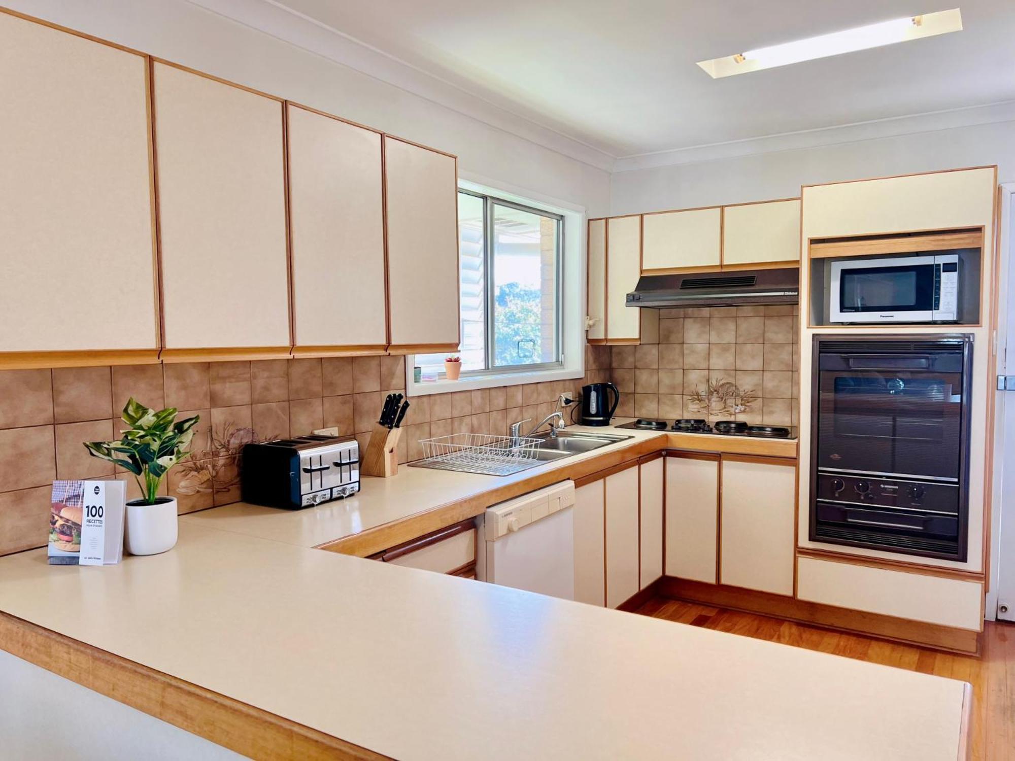 Family Cozy Retreat Near Westfield * Brisbane