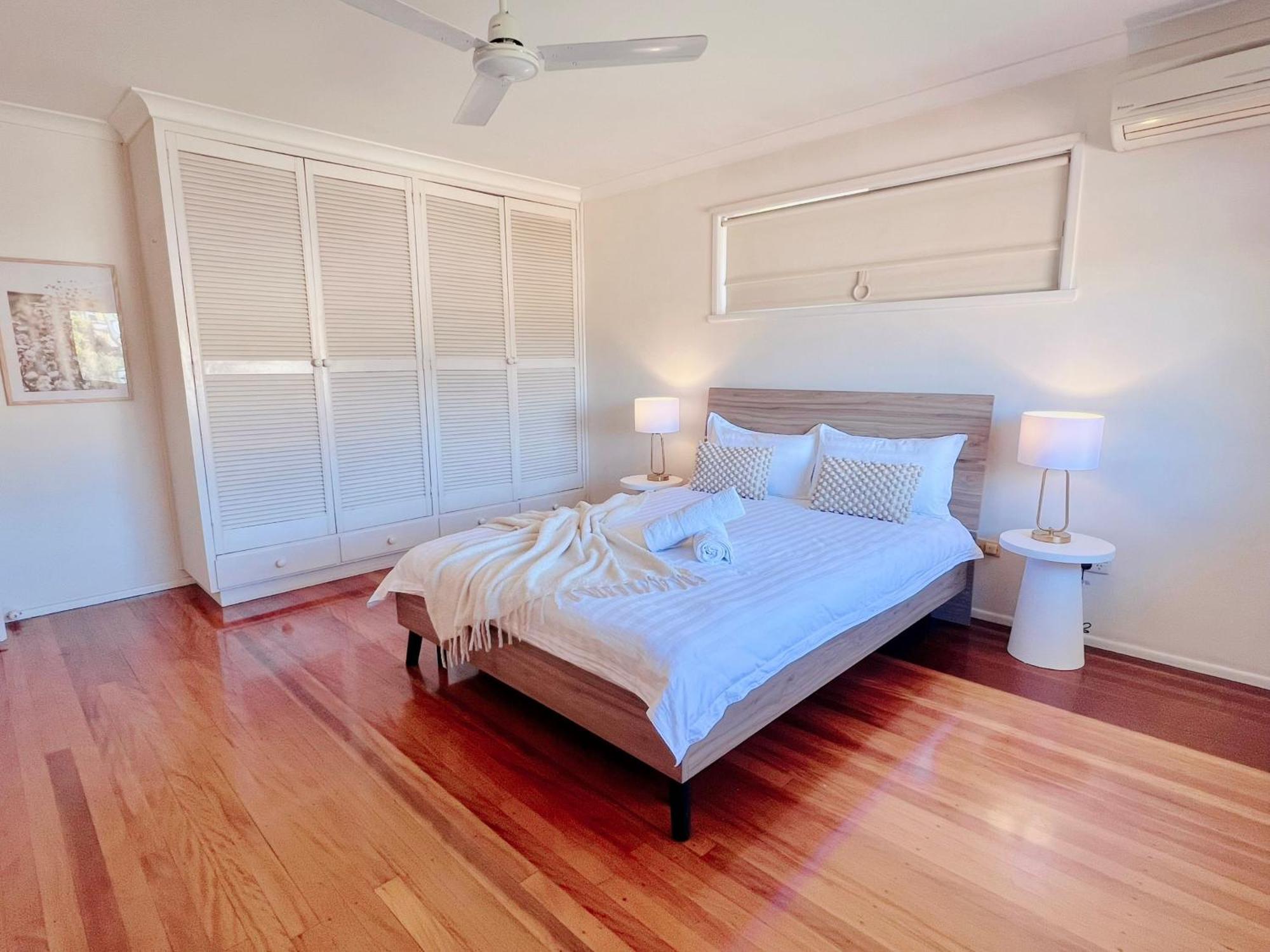 Family Cozy Retreat Near Westfield