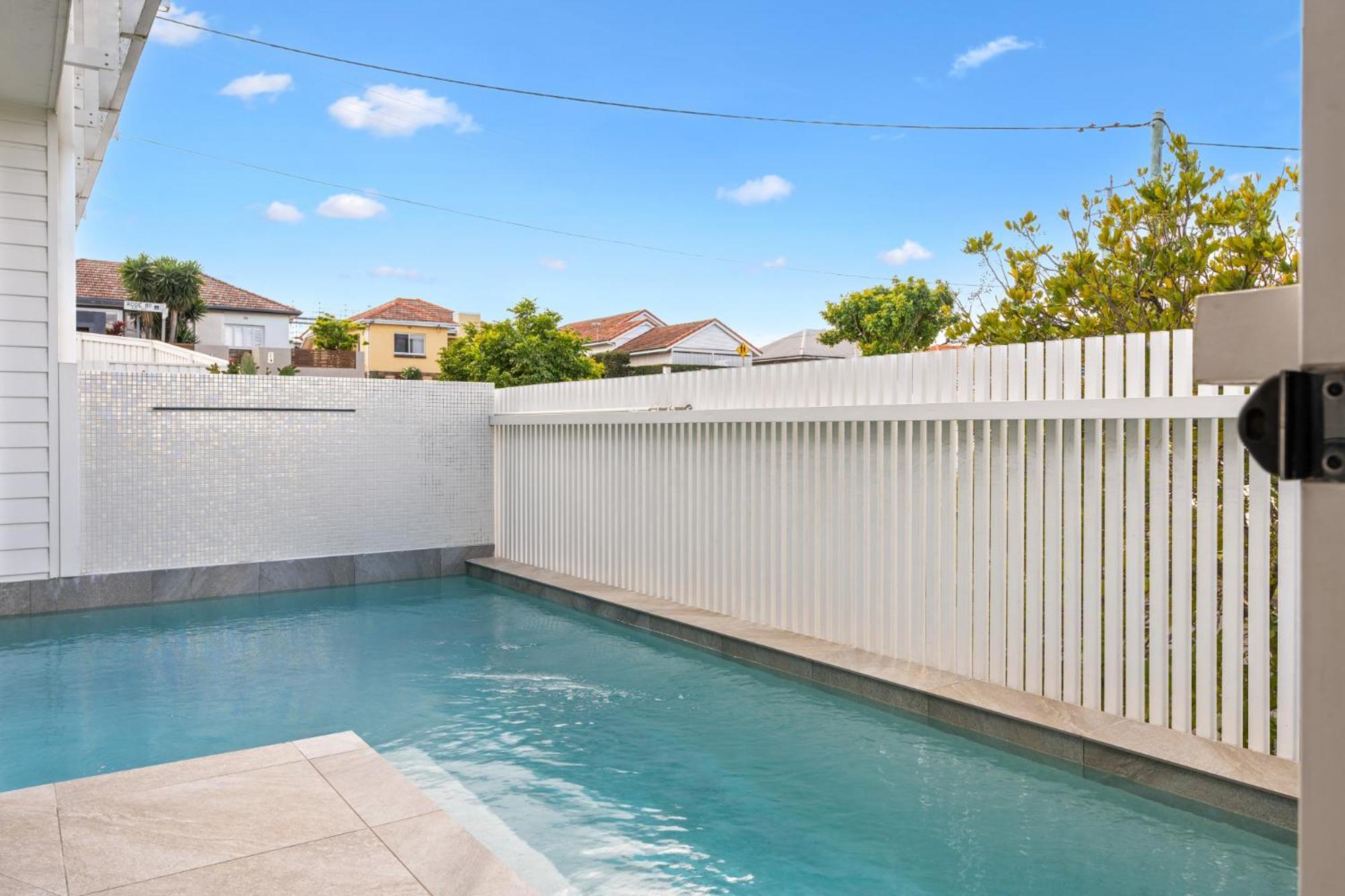 Deluxe 4-Bed Home With Pool & Fire Pit * Brisbane