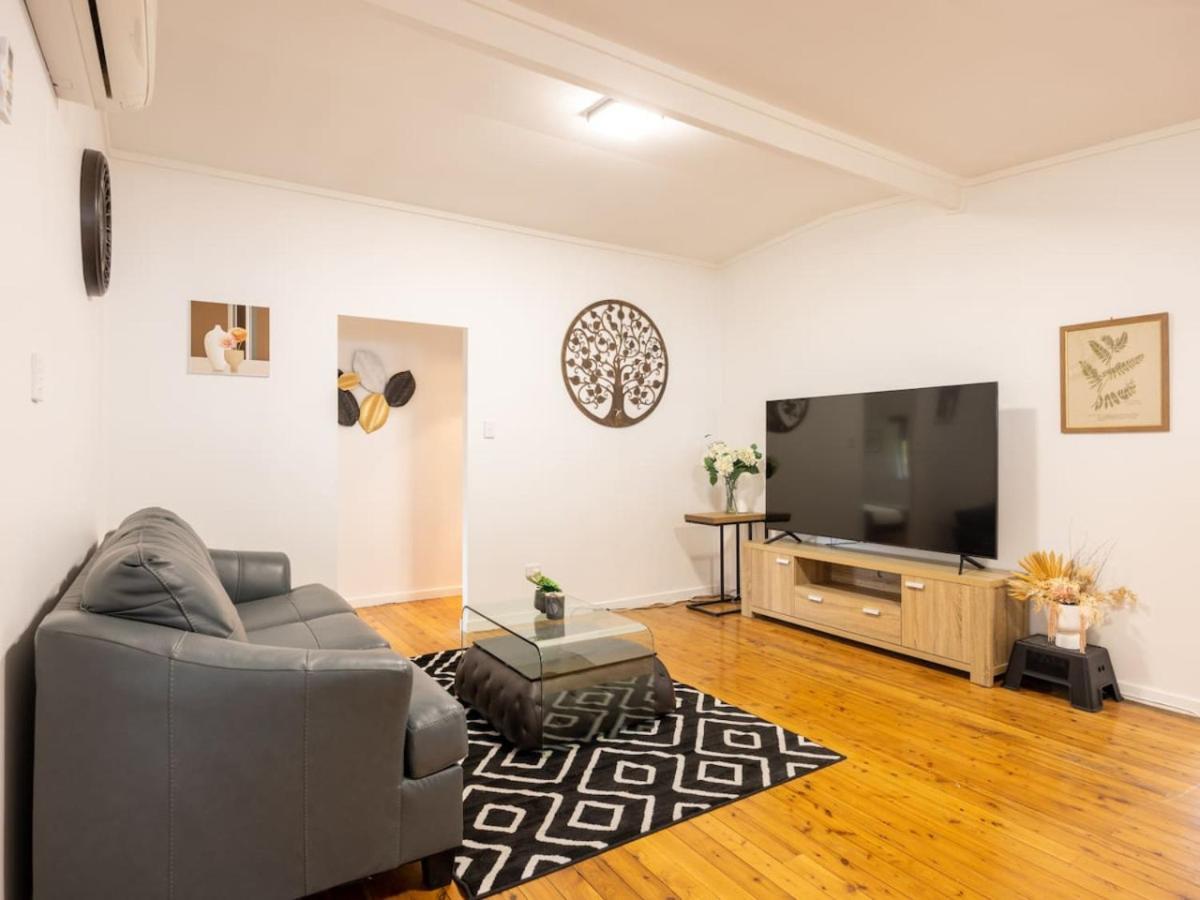Peaceful 3beds Affordable Near Bne Airport Holiday home *