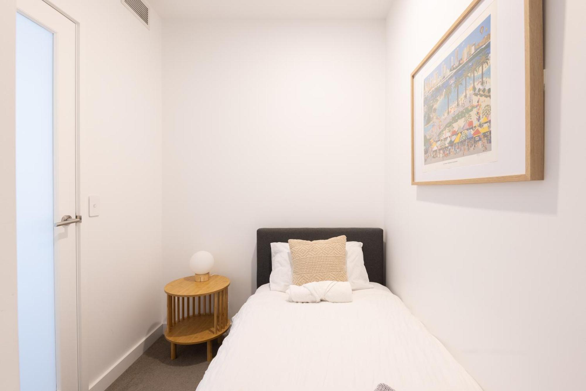 Spectacular Views, King Bd Single Bed & Parking *