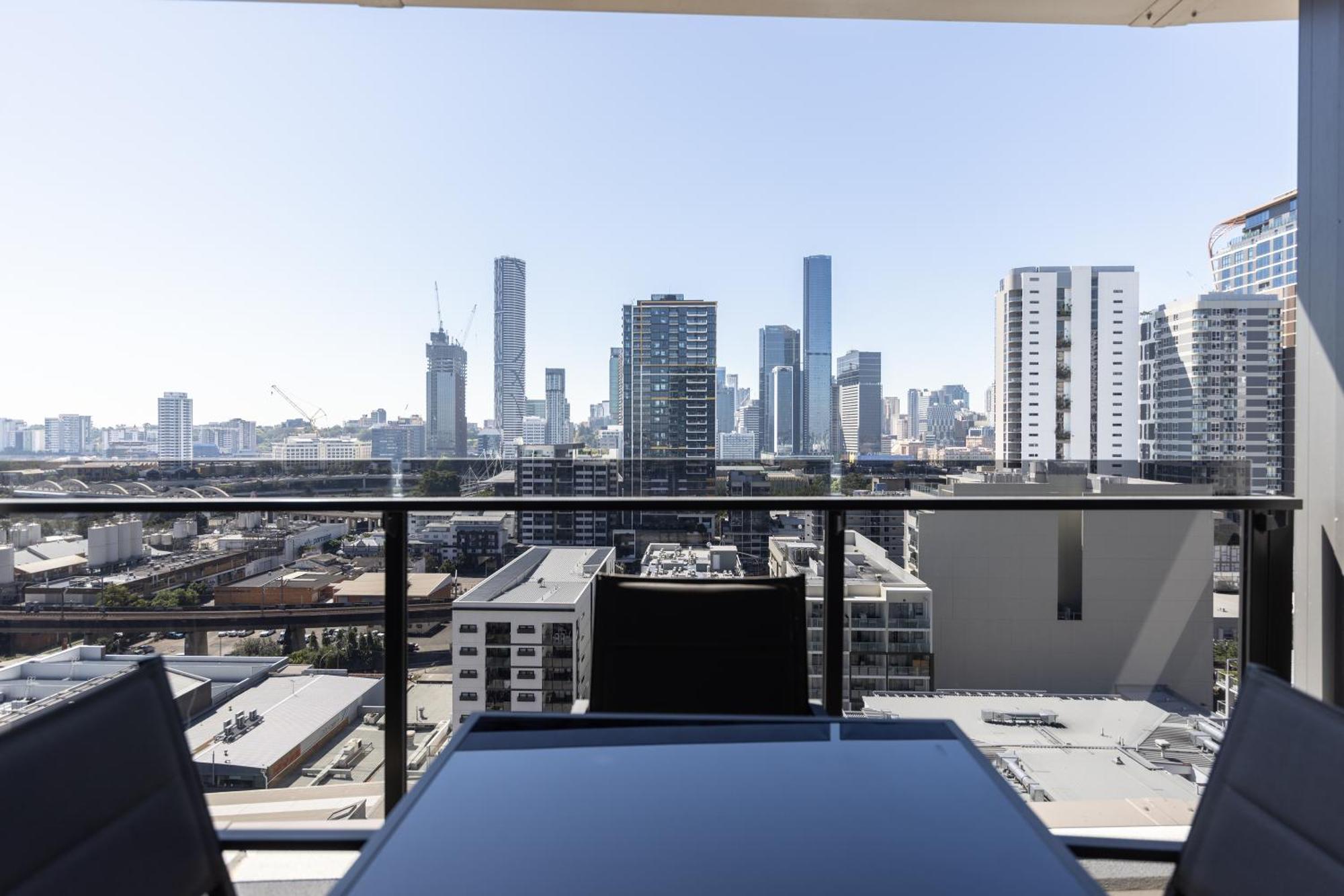 Spectacular Views, King Bd Single Bed & Parking Brisbane