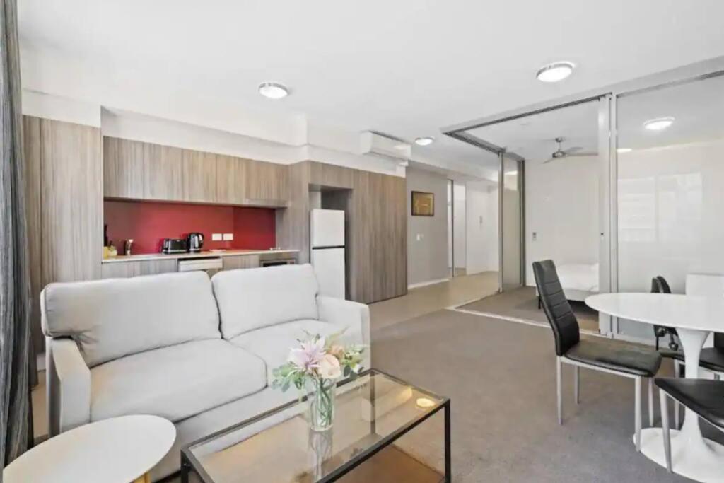 Capitol Private - Great Value! * Brisbane