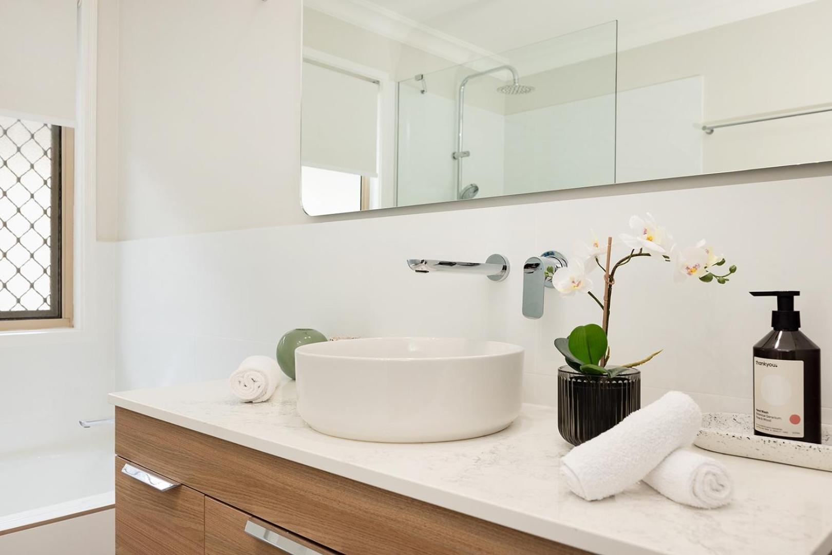 Large Family Pool In Taringa 6km To Cbd Pets * Brisbane