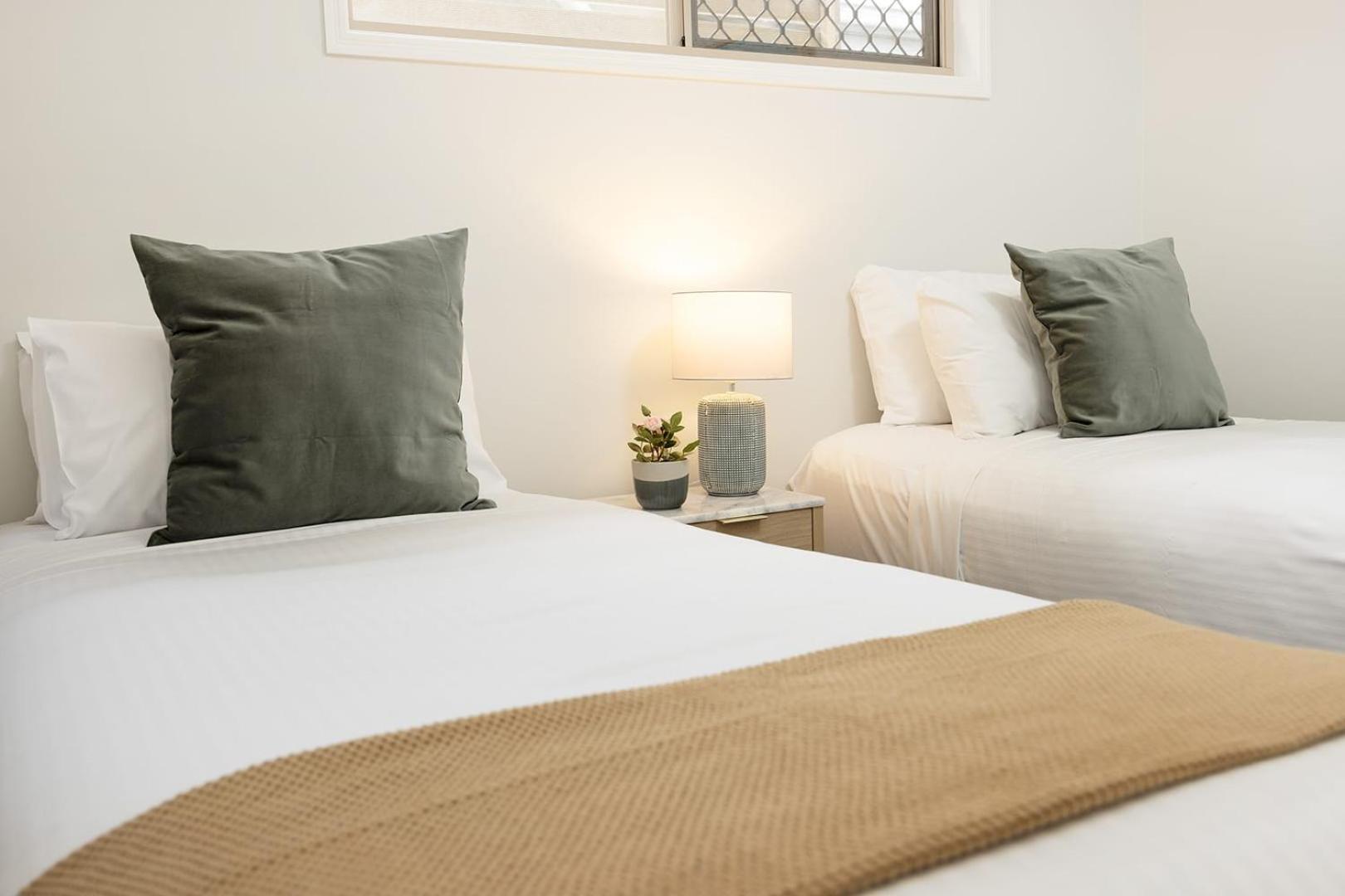 Holiday home Large Family Pool In Taringa 6km To Cbd Pets