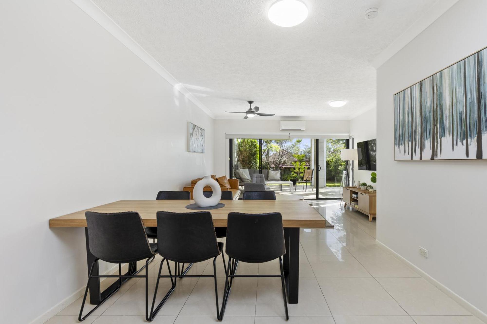 Apartment Modern 2-bed Unit With Parking In South Brisbane