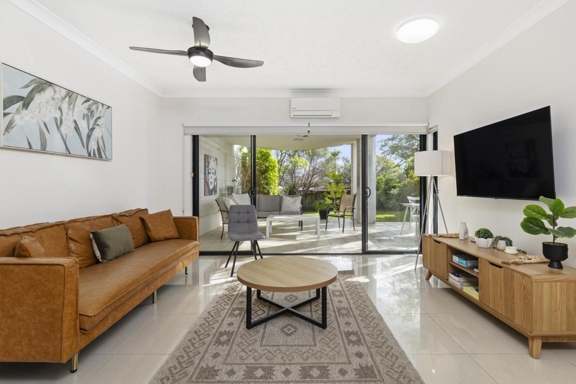 Apartment Modern 2-bed Unit With Parking In South Brisbane