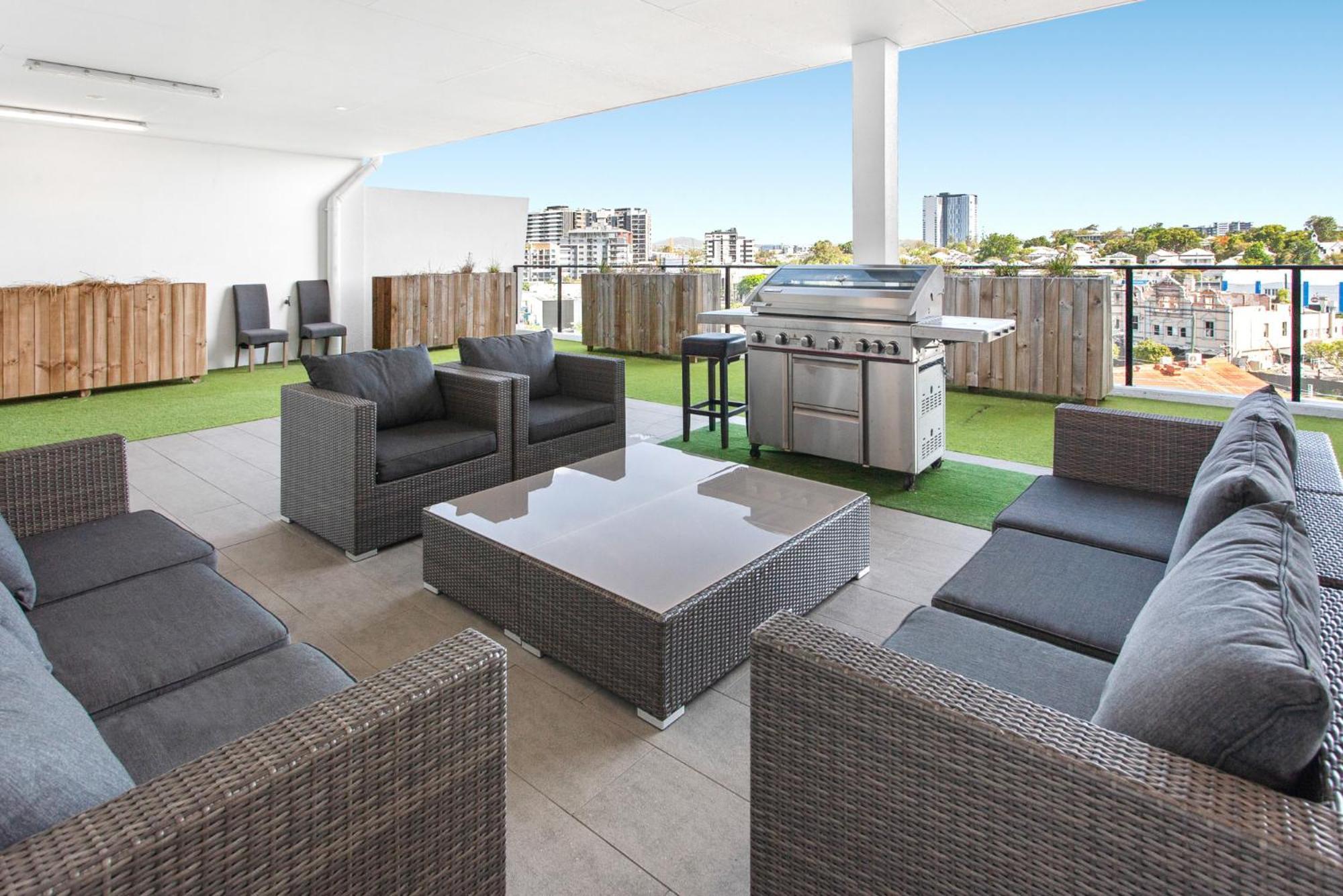 Spacious 2-bed Unit With Balcony Next To The Gabba Apartment Brisbane