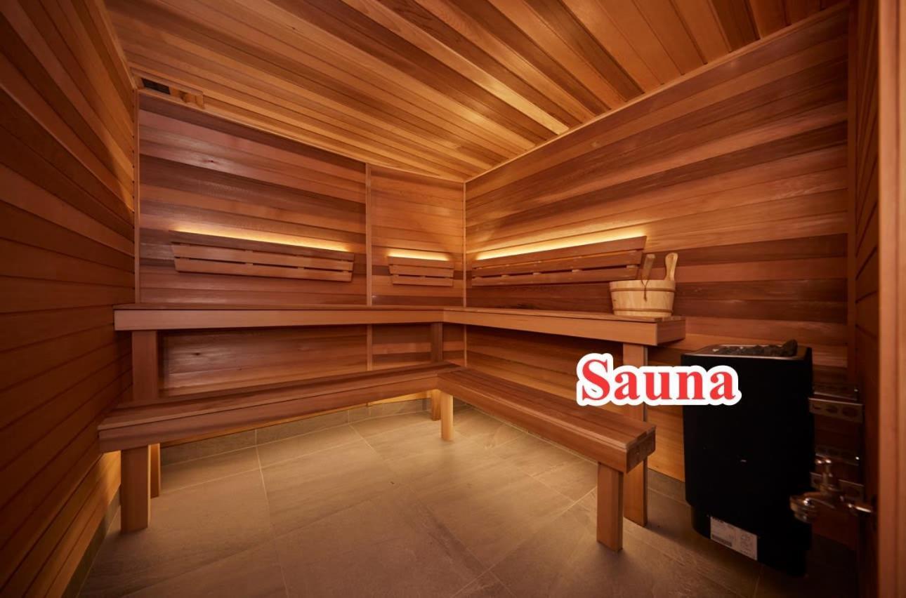 Luxury 1br In River Firework View