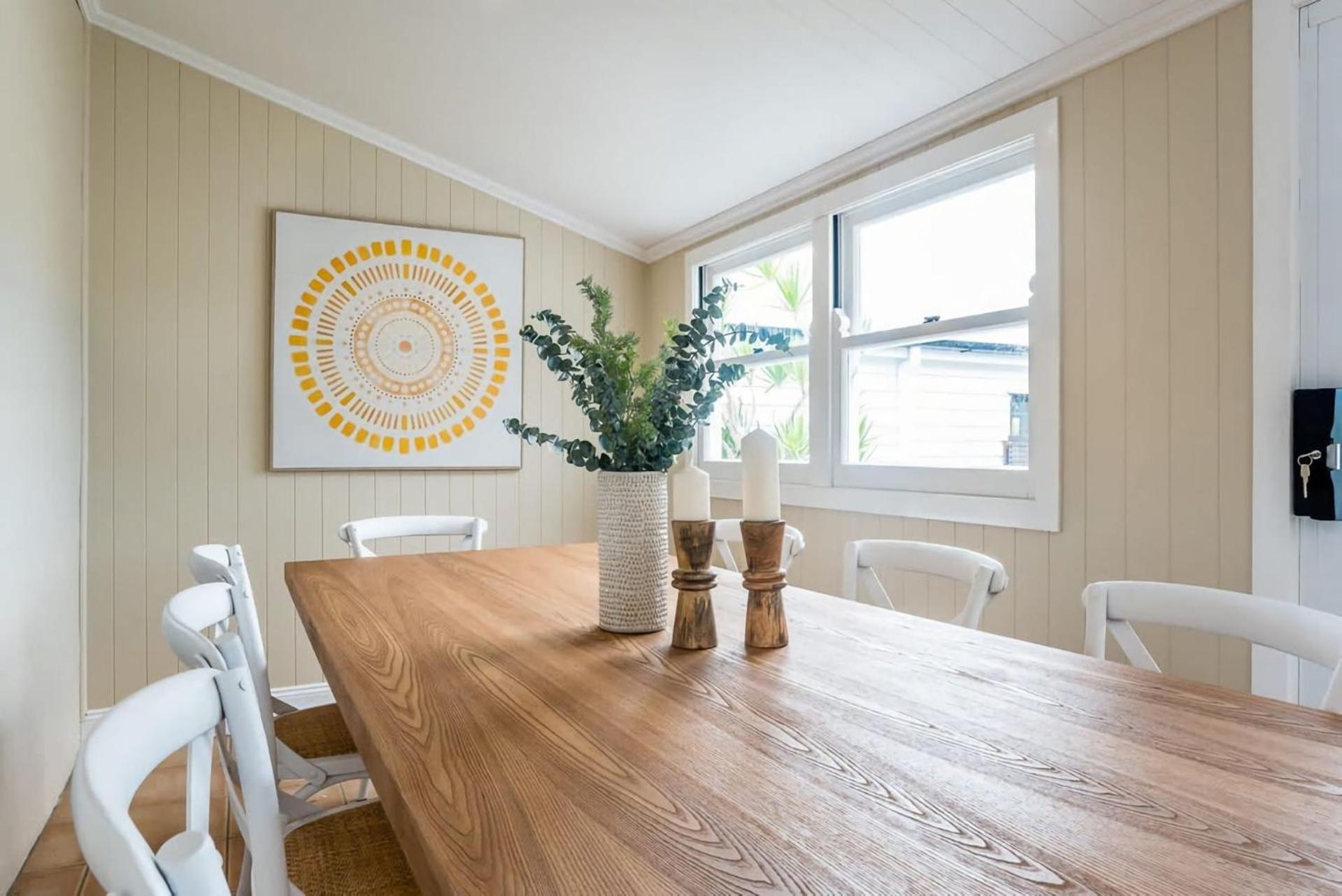 Elegant 4 Bedroom With Entertaining Area Holiday home Brisbane