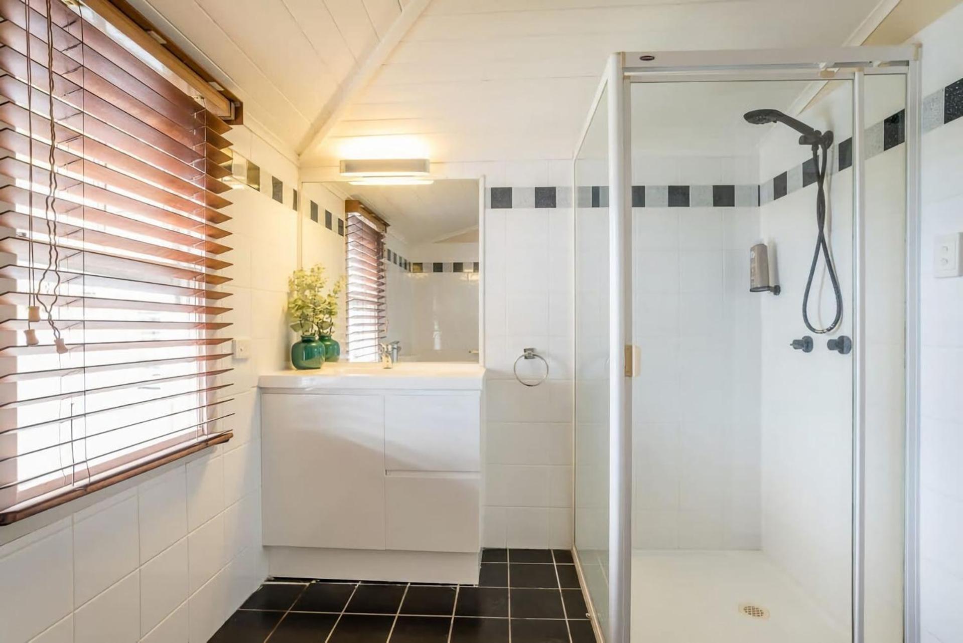 Elegant 4 Bedroom With Entertaining Area Brisbane