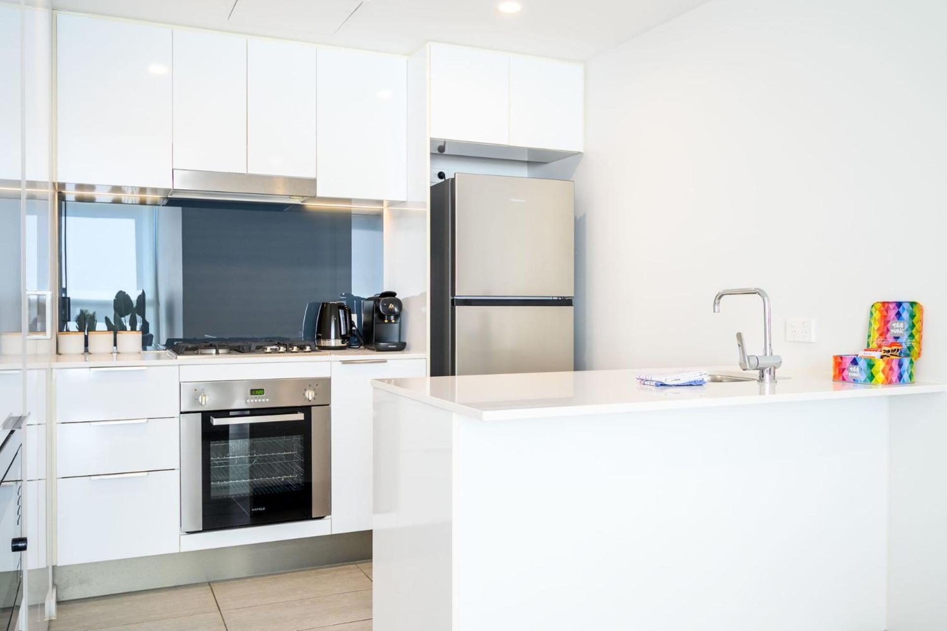 Oasis Stylish With Gym Rooftop Pool Apartment