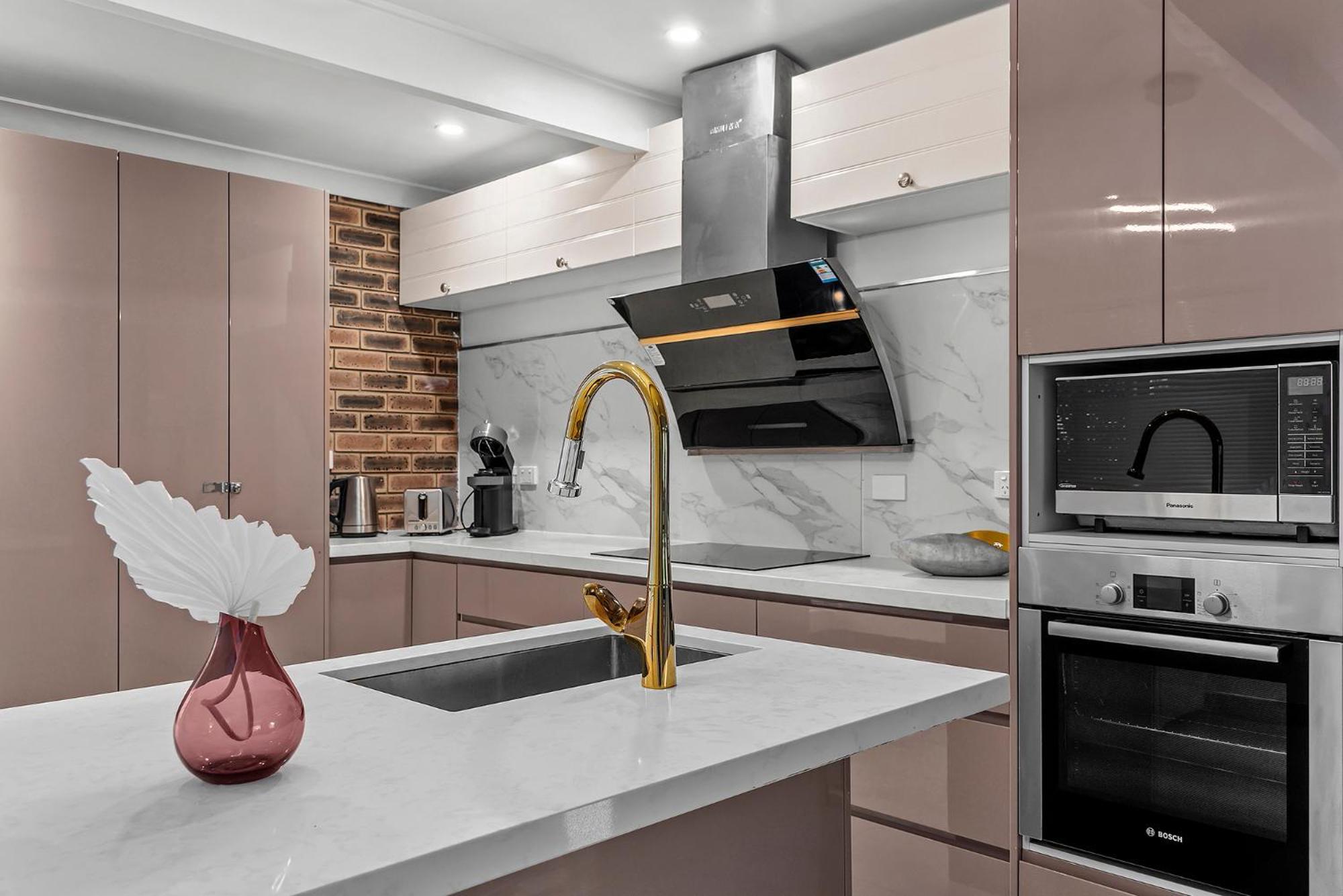 Holiday home Luxury Living 2b2b In Southern Parking Brisbane