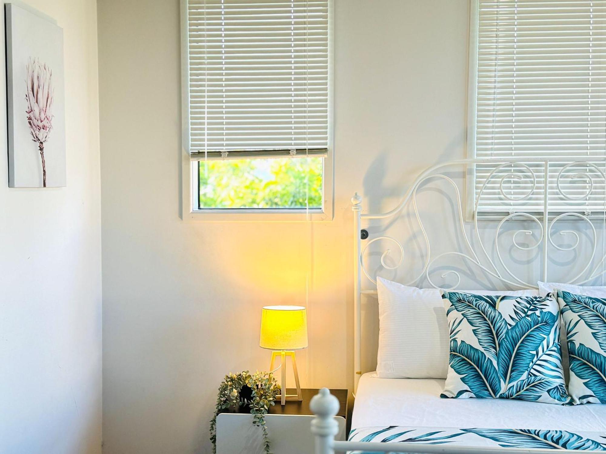 Peaceful Share In Coopers Plains Guest house