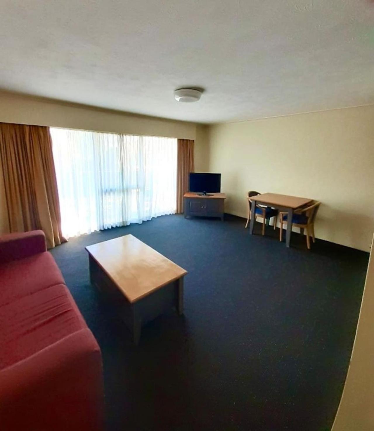 Quiet Unit In Leafy By Custom Hosting Brisbane