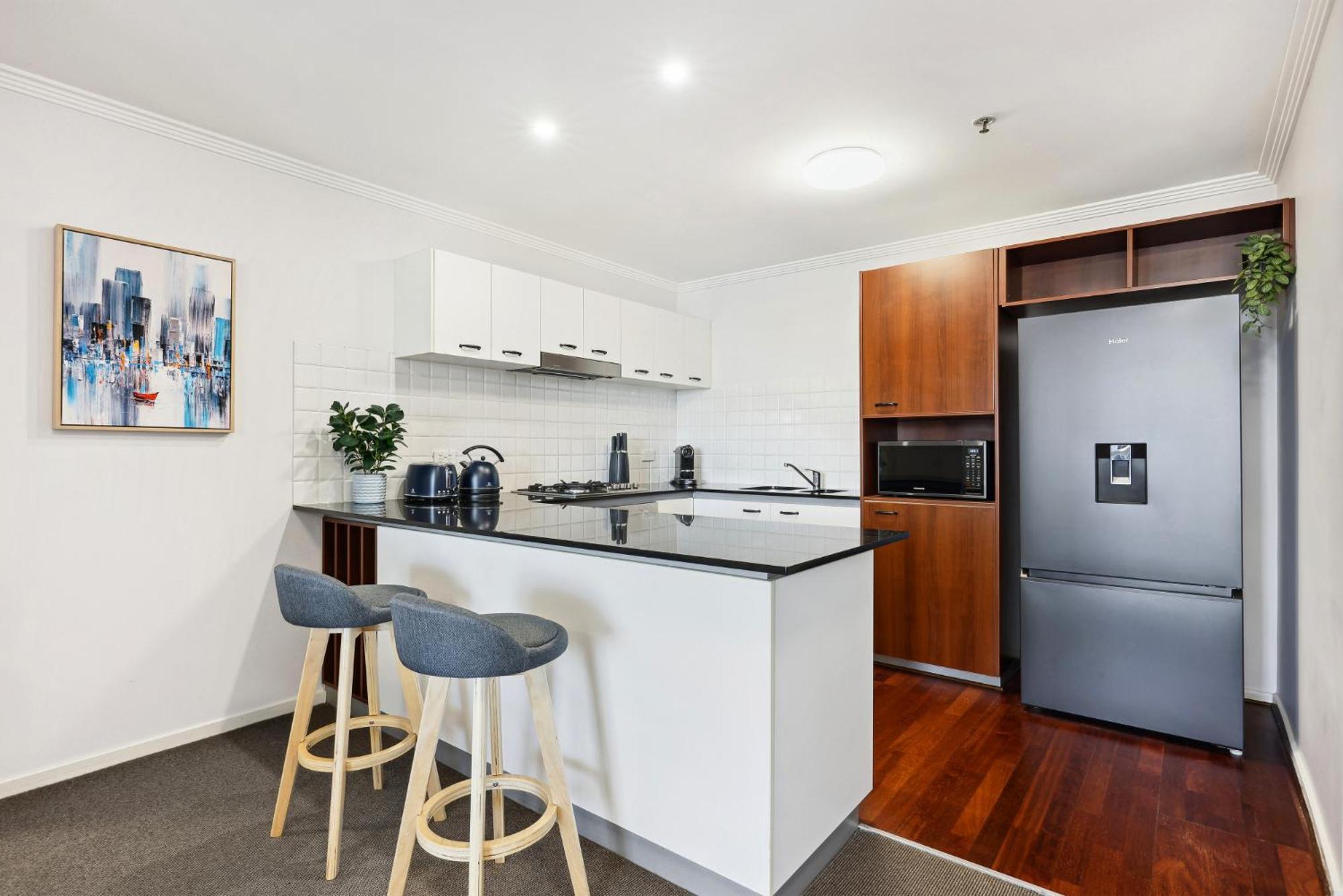 Apartment 2-bed Abode With Swimming Pool Gym & Views Brisbane