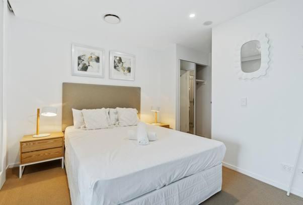 Spacious One-bedroom In South