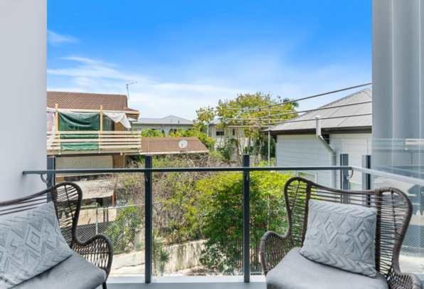 Spacious One-bedroom In South *