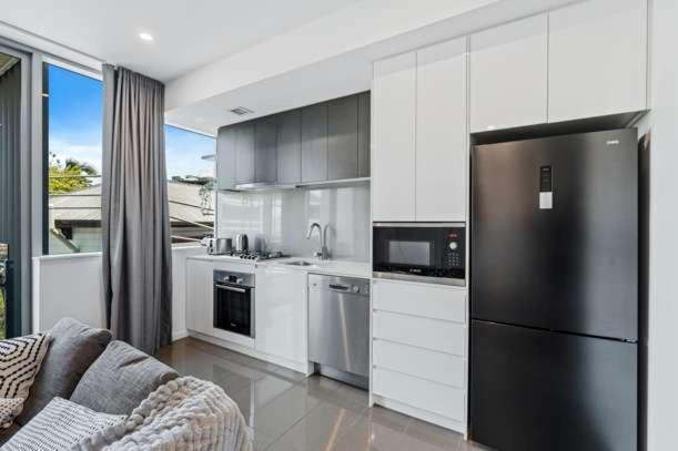 Spacious One-bedroom In South * Brisbane