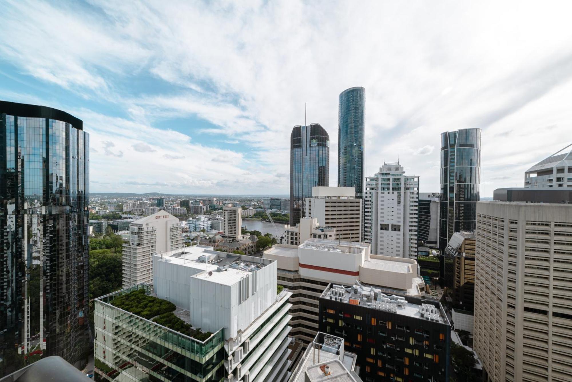 Lux 39th Floor 2br 2bath, River View, Pool, Gym, Wifi Apartment *