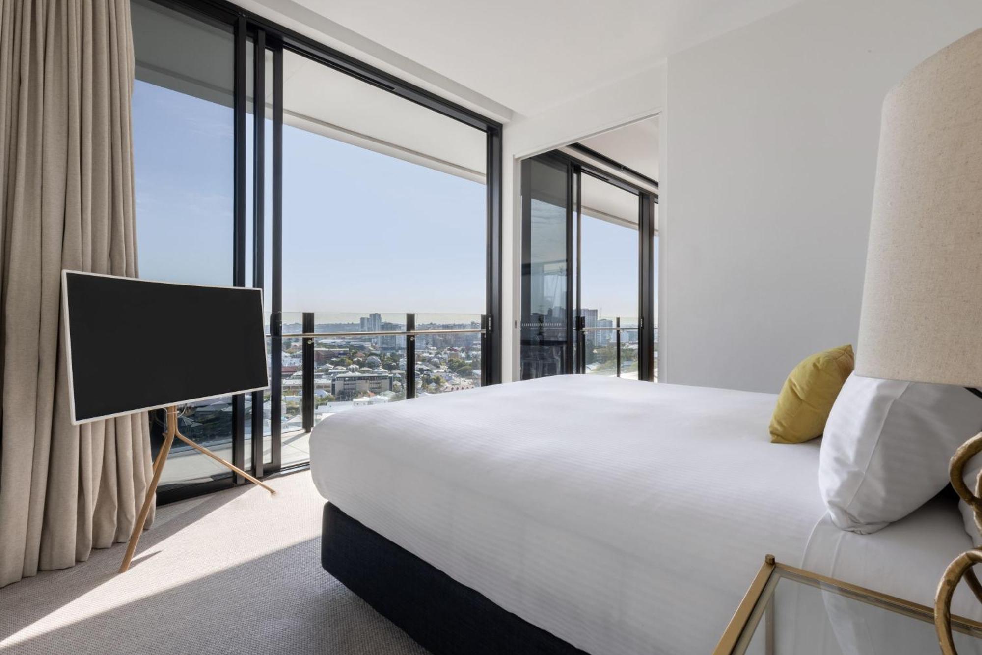 The Johnson - Art Series Hotel
