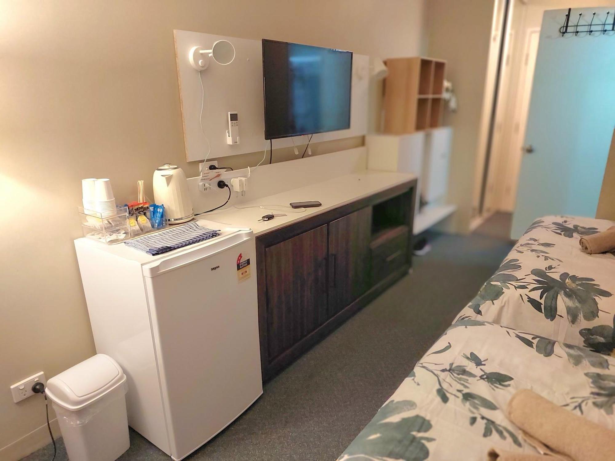Near Popular Attractions * Brisbane