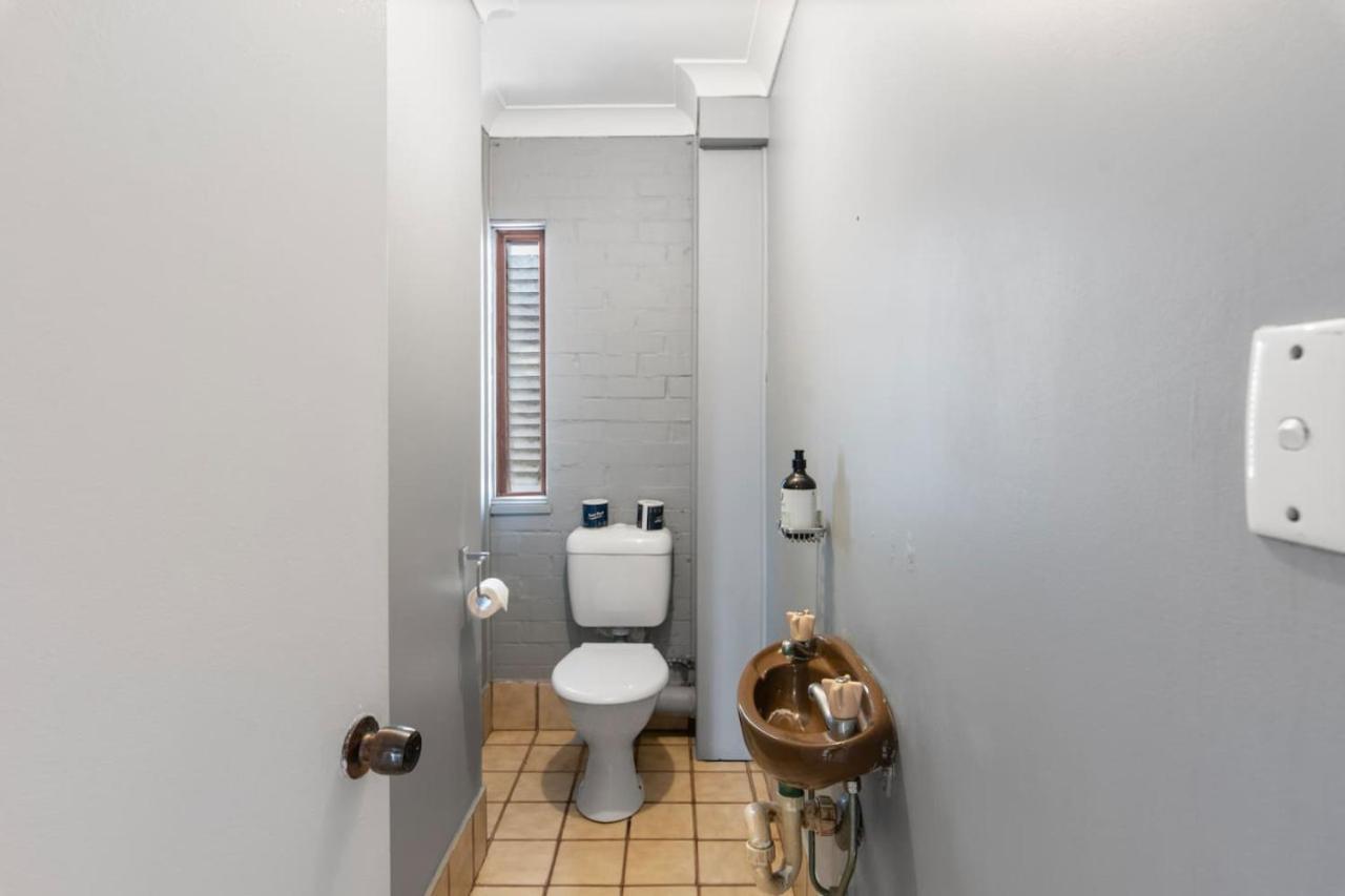 Spacious Affordable 7b3b 2 Living Pool Yard And Mall Brisbane