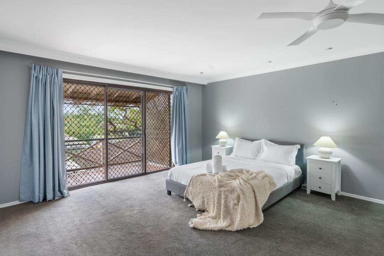 Holiday home Spacious Affordable 7b3b 2 Living Pool Yard And Mall Brisbane