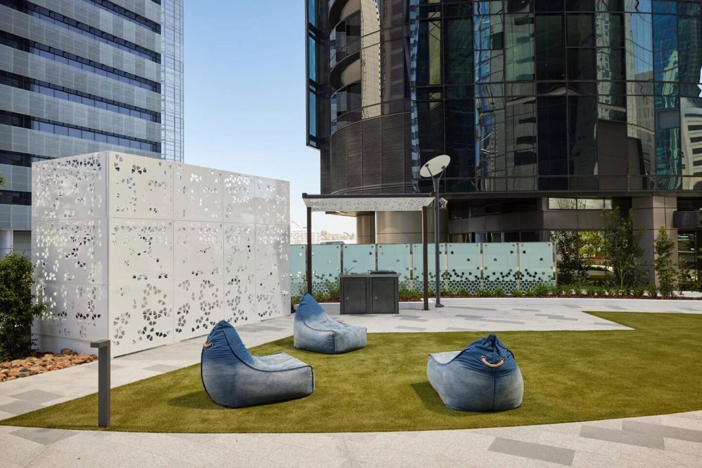 Riverfront 2 Bedroom In With Parking Apartment Brisbane