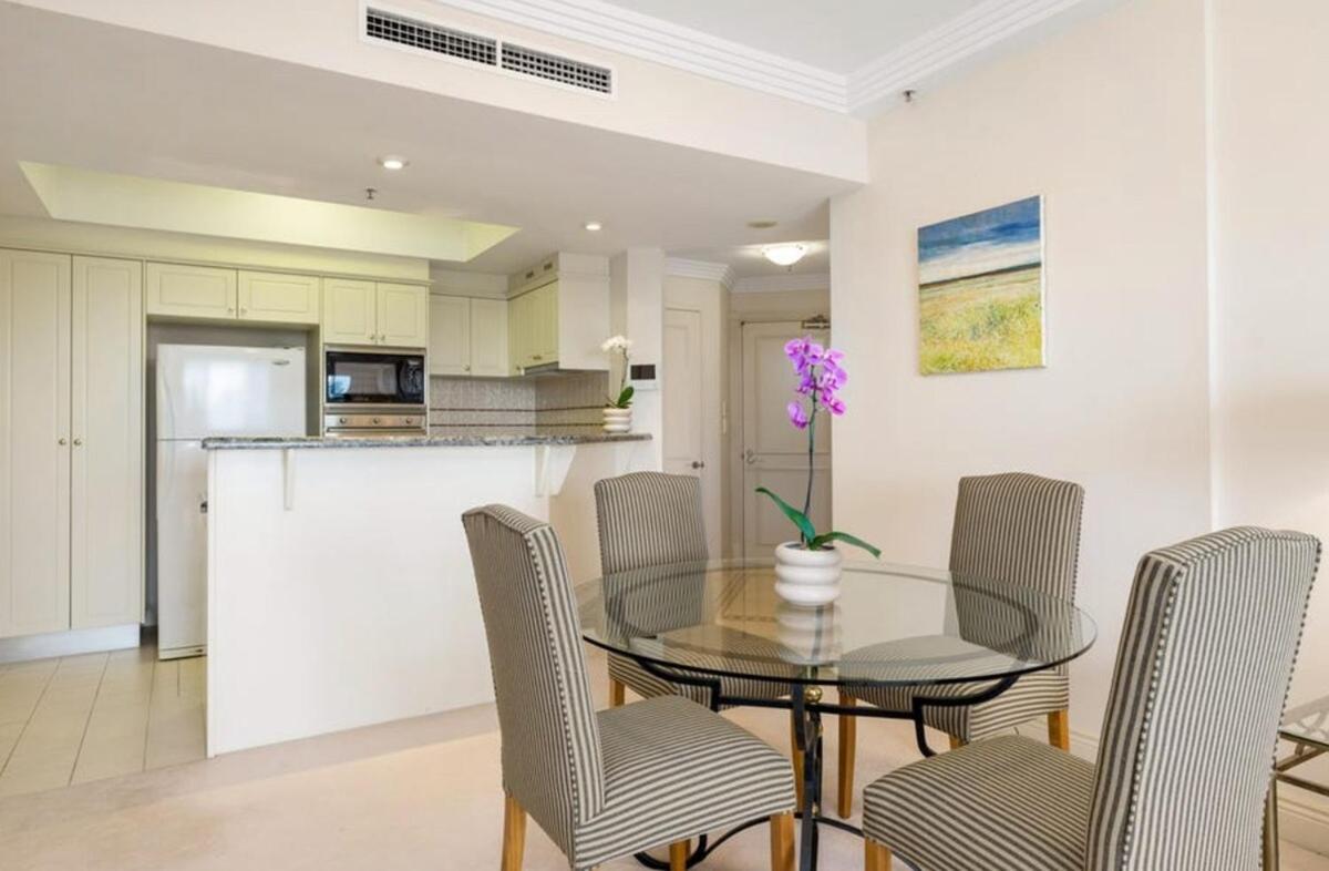 Gilded River - Vintage Charm & River Front Luxury 1 Bedroom - Story Bridge Views Brisbane