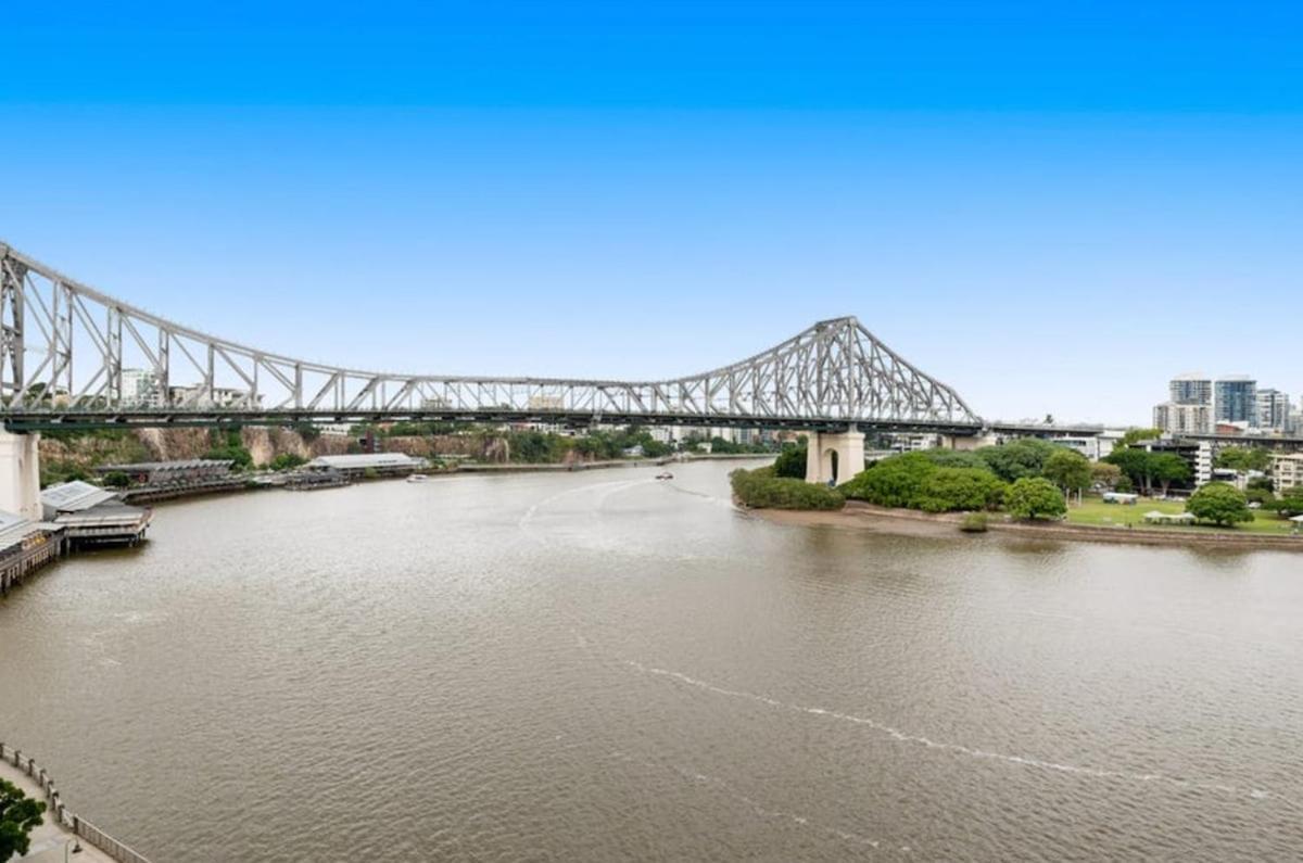 Gilded River - Vintage Charm & River Front Luxury 1 Bedroom - Story Bridge Views Apartment