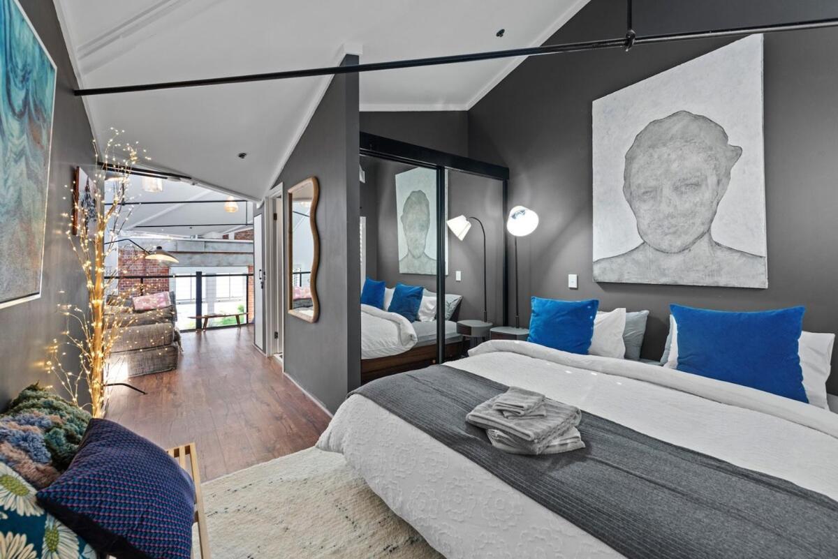 Luxury Water Views - 2bed-2bath-1car-pool * Brisbane