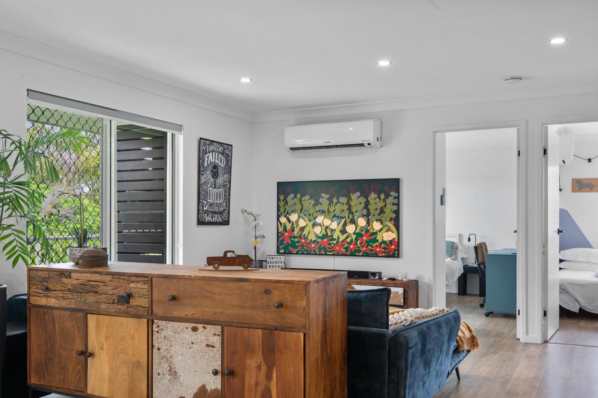 Spacious 3bdroom Entertaining Unit Close To City, Cafes And Shops Apartment