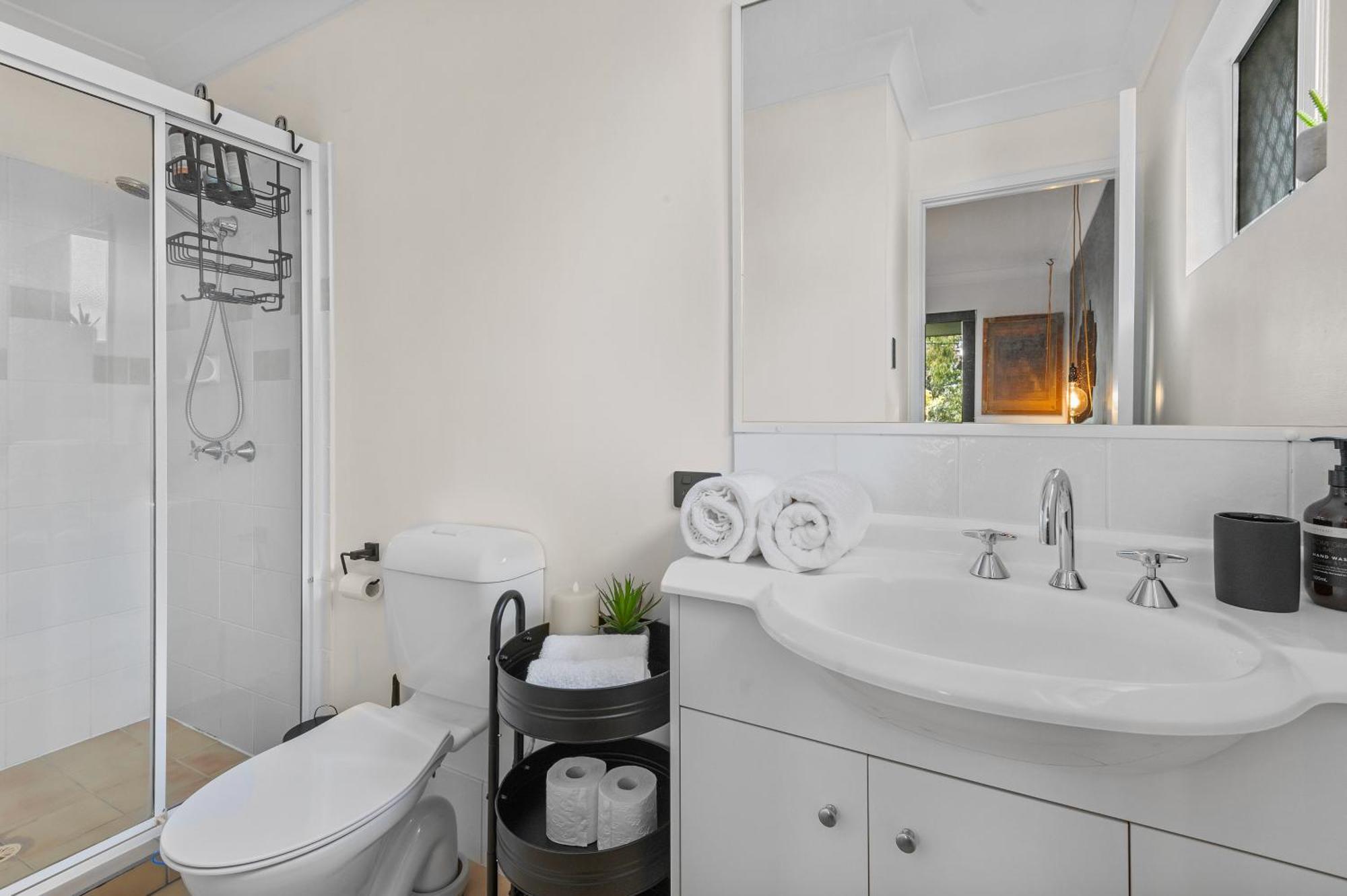 Apartment Spacious 3bdroom Entertaining Unit Close To City, Cafes And Shops Brisbane
