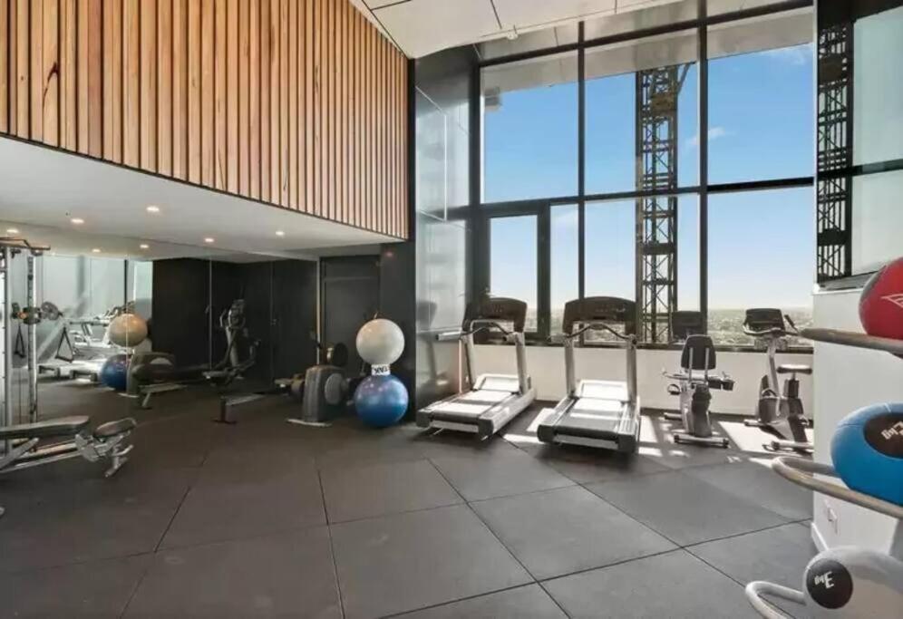 Breathtaking River View Brisbane's Iconic Skytower Apartment Brisbane