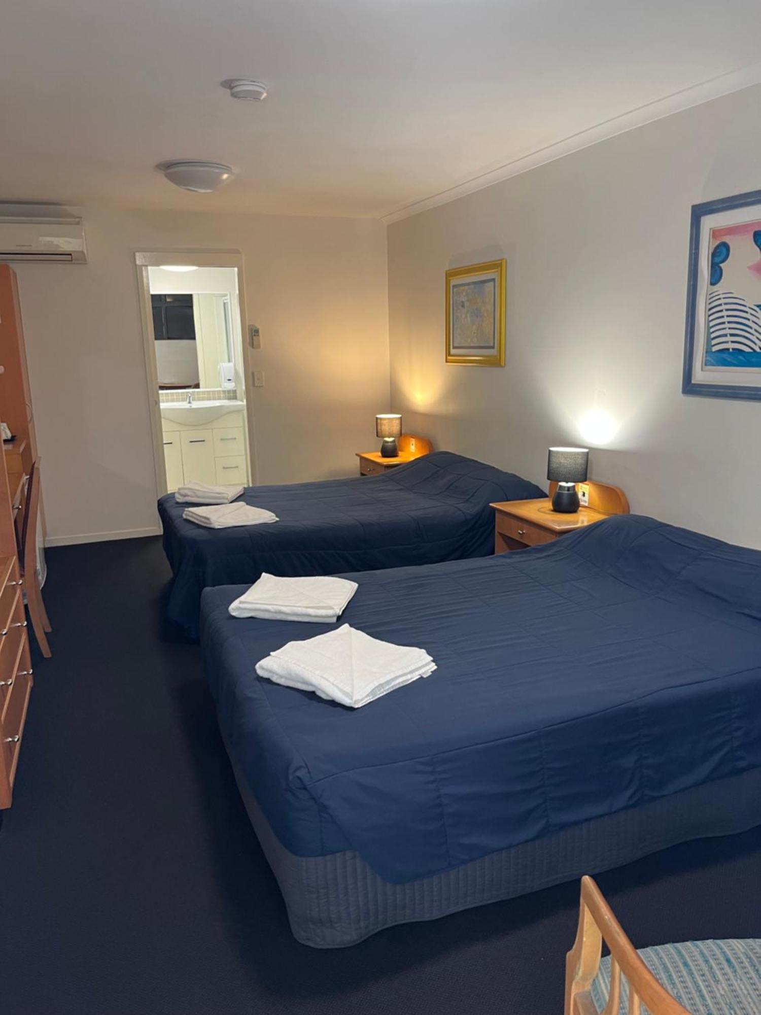 Queensport Tavern And Motel Motel 4*