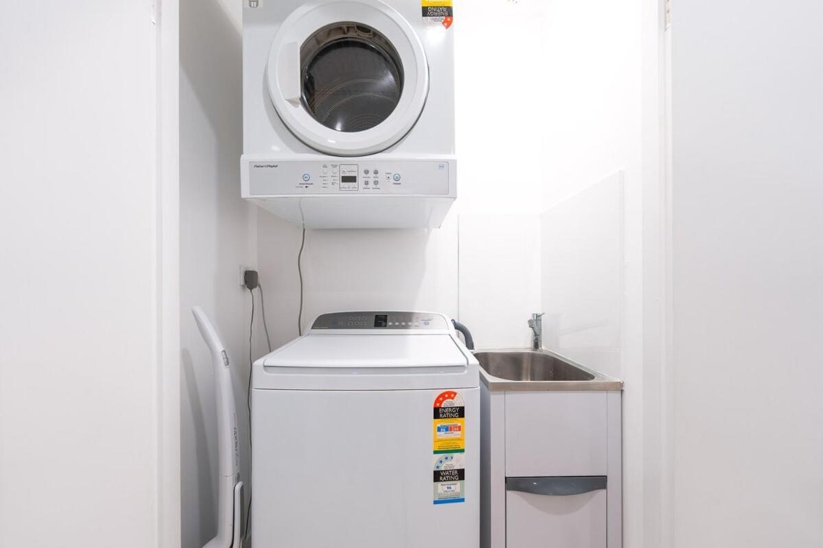 Pool View Urban Oasis 2bed *