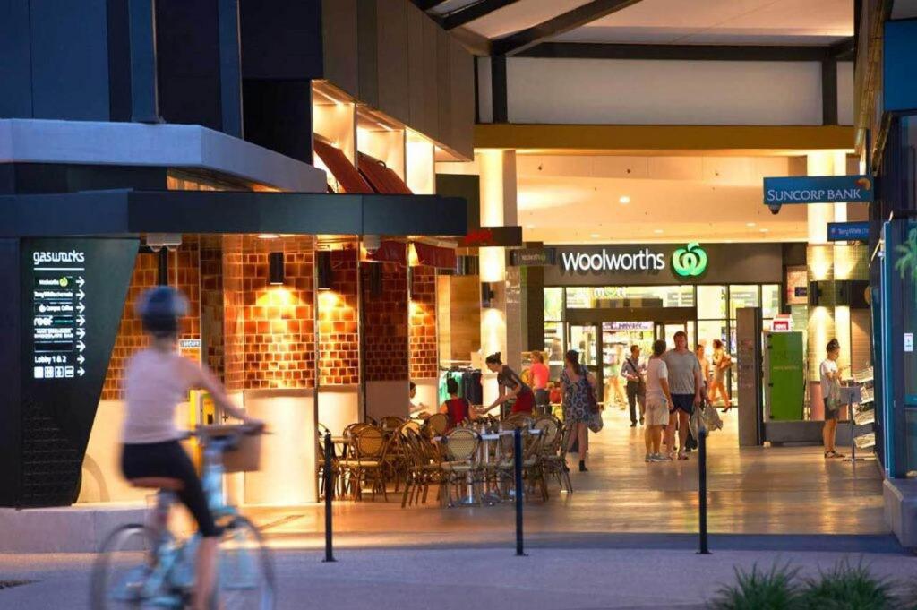 Apartment Pool View Urban Oasis 2bed