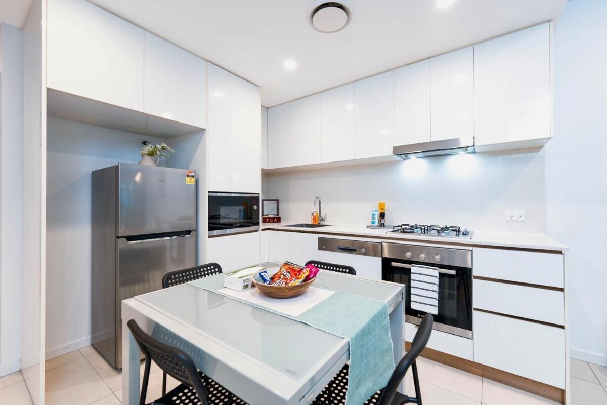 Pool View Urban Oasis 2bed