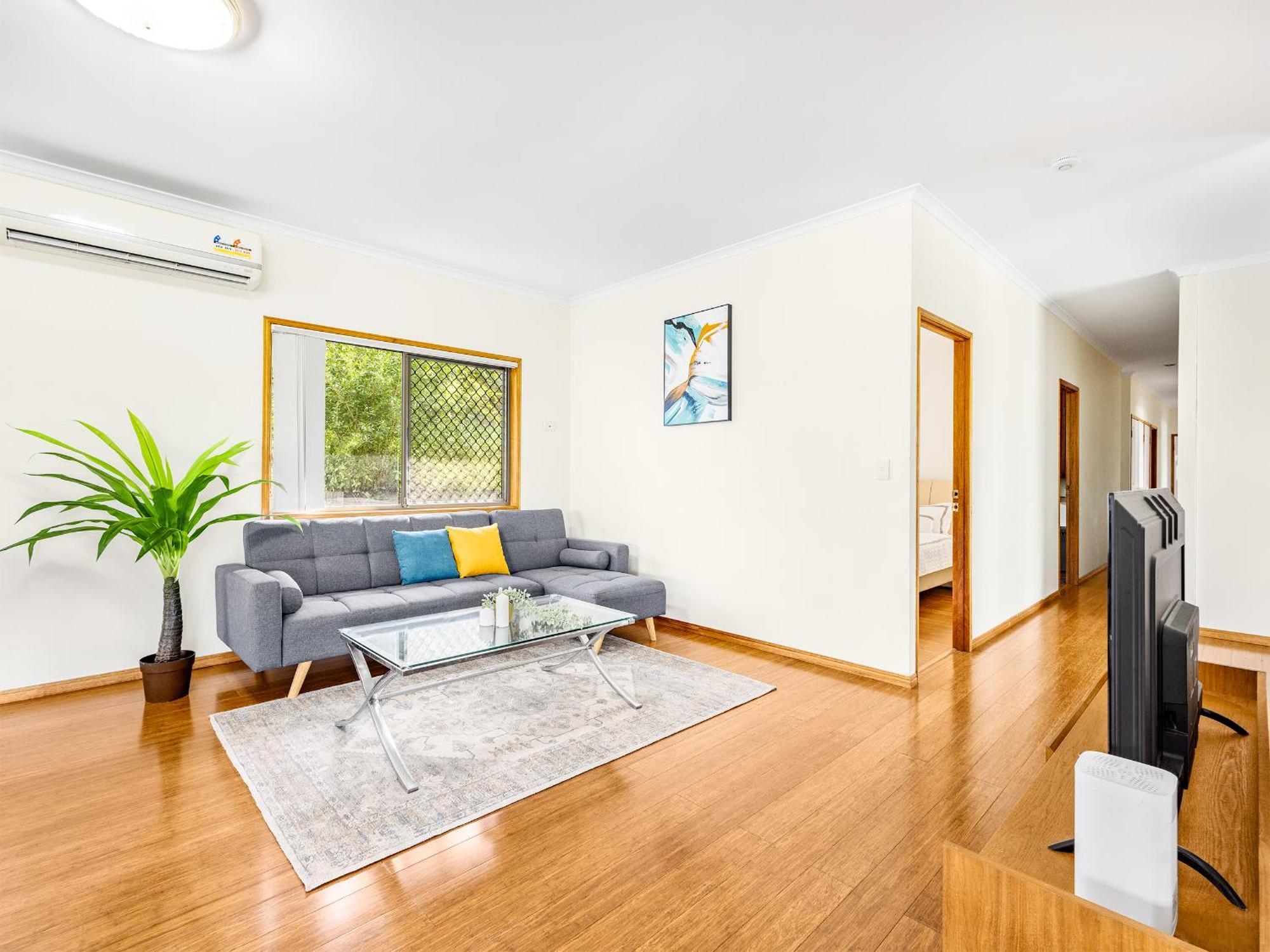 Spacious Land Area 5bedroom At Sunnybank New Ac *