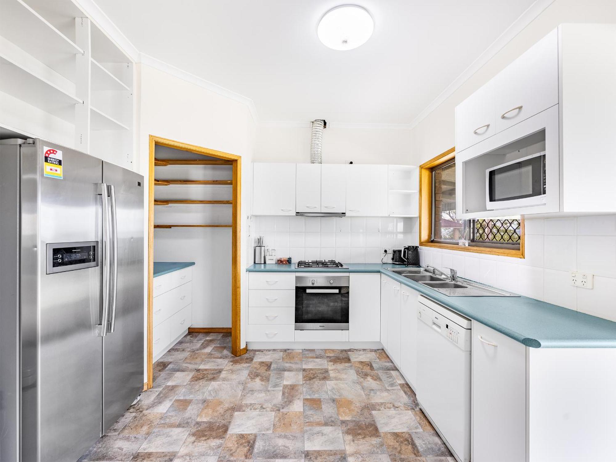 Spacious Land Area 5bedroom At Sunnybank New Ac Holiday home