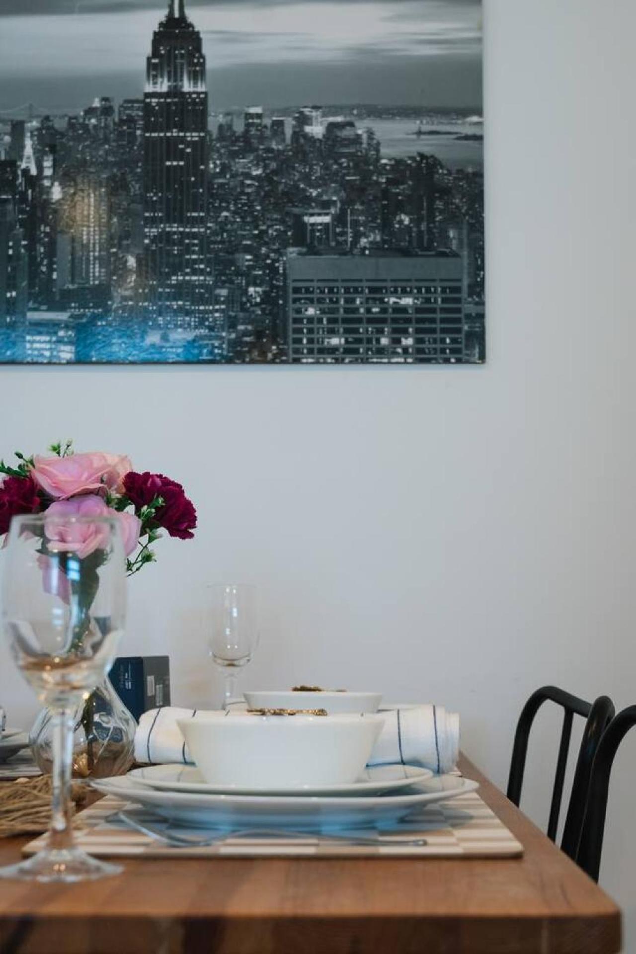 Near Southbank And Cbd Stylish 2br Pool And Park Brisbane
