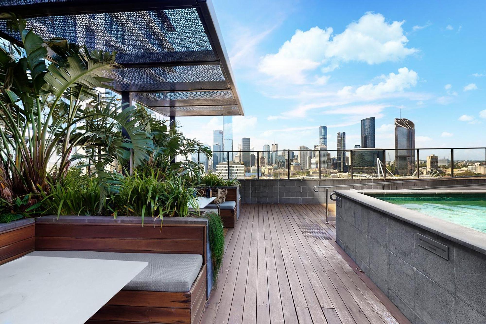 Urban Luxe Retreat - South Boutique W Free Carpark Apartment Brisbane