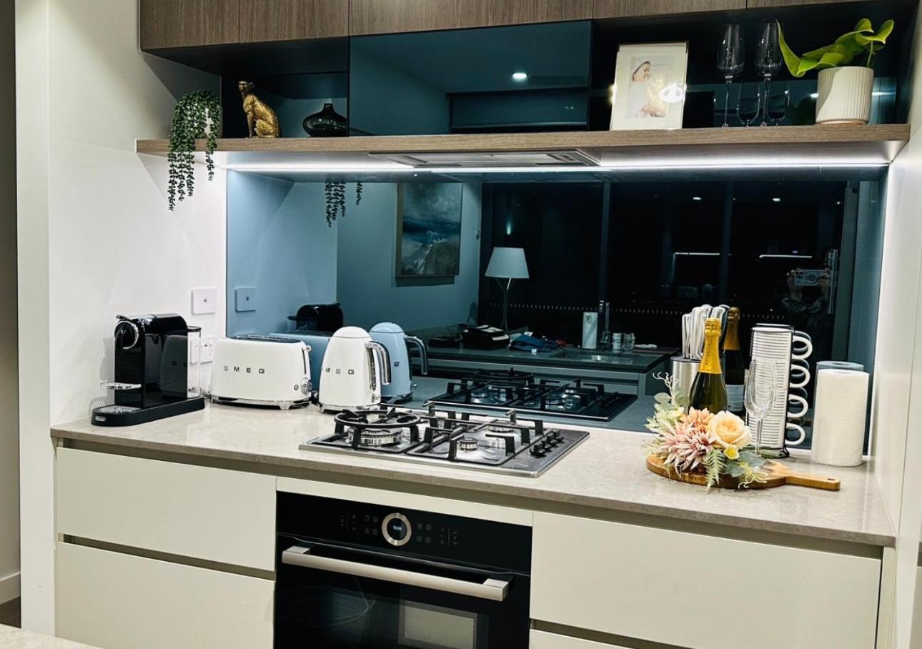 Queen's Wharf Cbd Apartment *