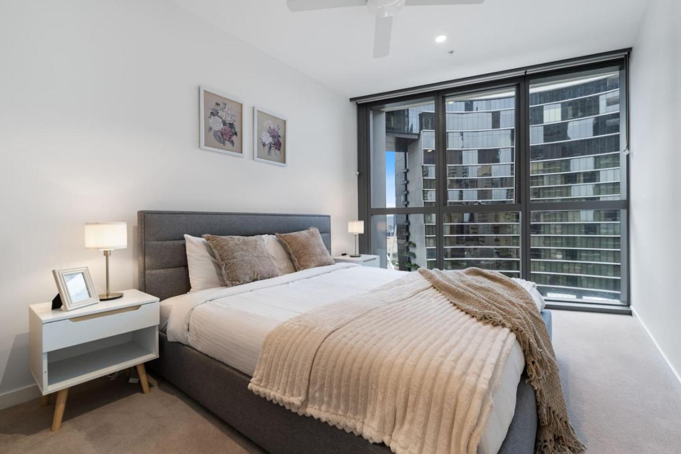 Designer 2 Bed In Queens Wharf Riverfront Cbd Gem