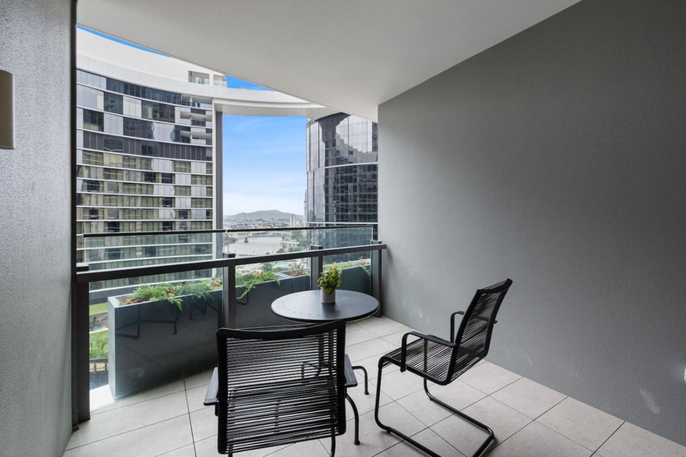 Apartment Designer 2 Bed In Queens Wharf Riverfront Cbd Gem *